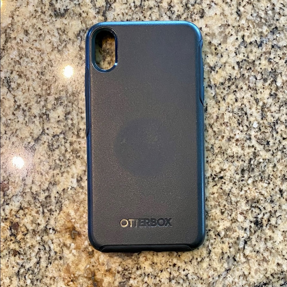 iPhone XS Max Otterbox Commuter phone case